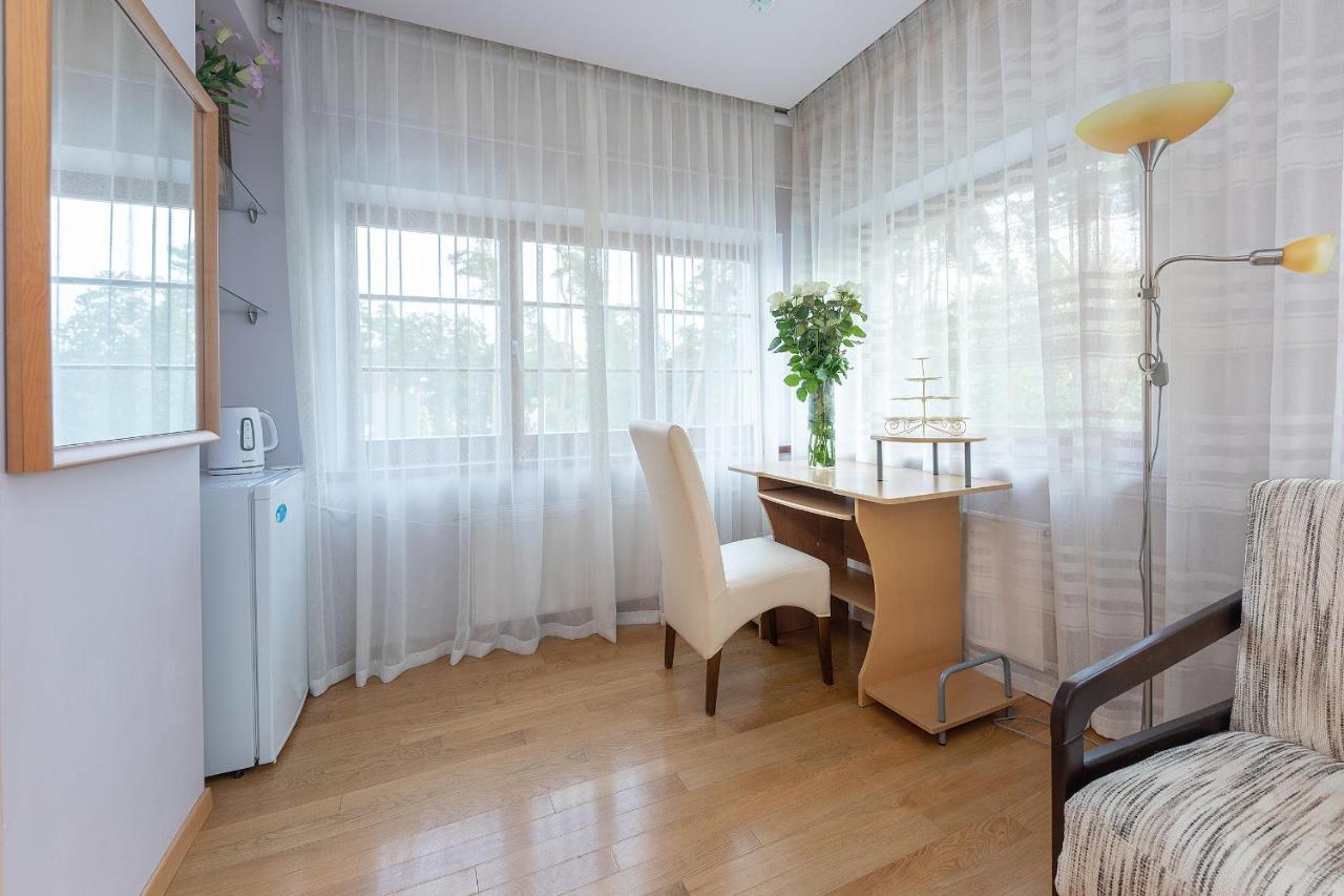 Room In Guest Room - Valensija - Large Suite Jurmala Bagian luar foto