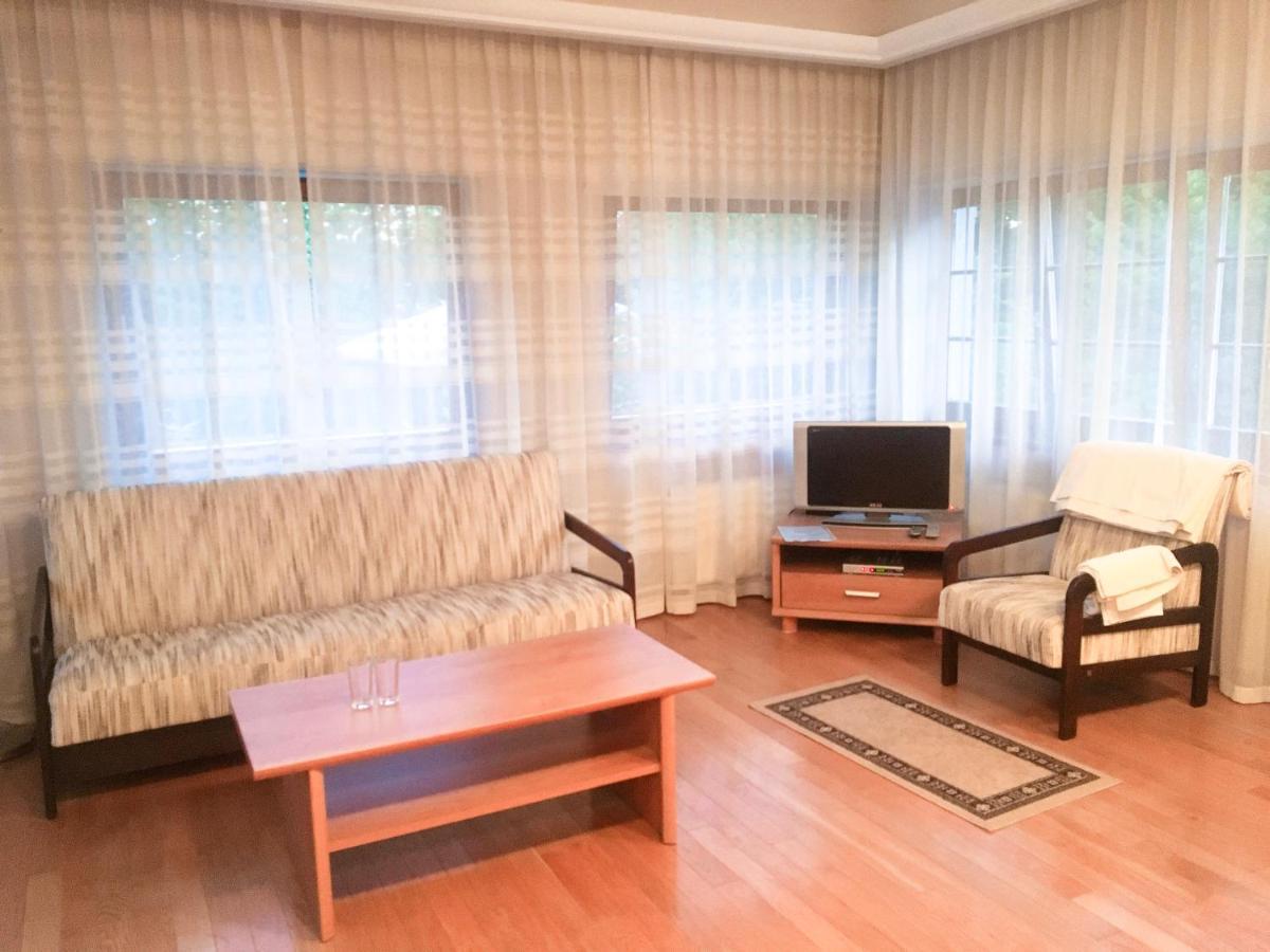Room In Guest Room - Valensija - Large Suite Jurmala Bagian luar foto