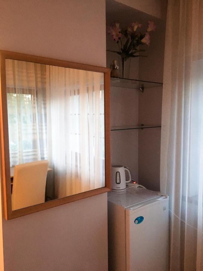 Room In Guest Room - Valensija - Large Suite Jurmala Bagian luar foto