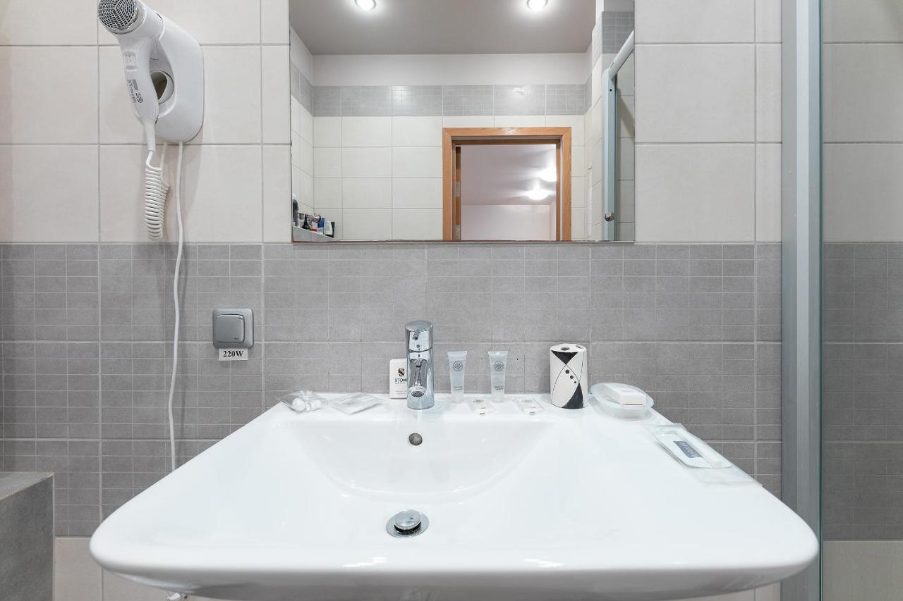 Room In Guest Room - Valensija - Large Suite Jurmala Bagian luar foto