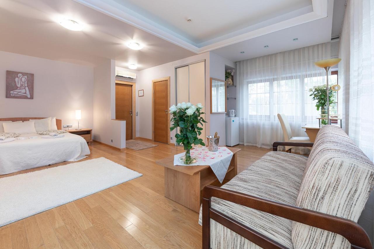 Room In Guest Room - Valensija - Large Suite Jurmala Bagian luar foto
