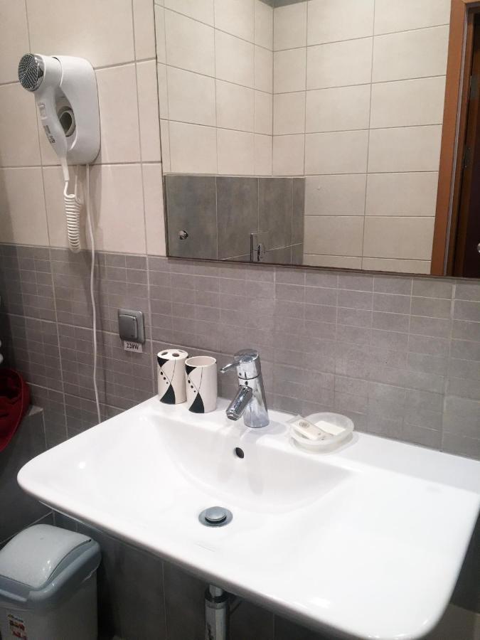 Room In Guest Room - Valensija - Large Suite Jurmala Bagian luar foto